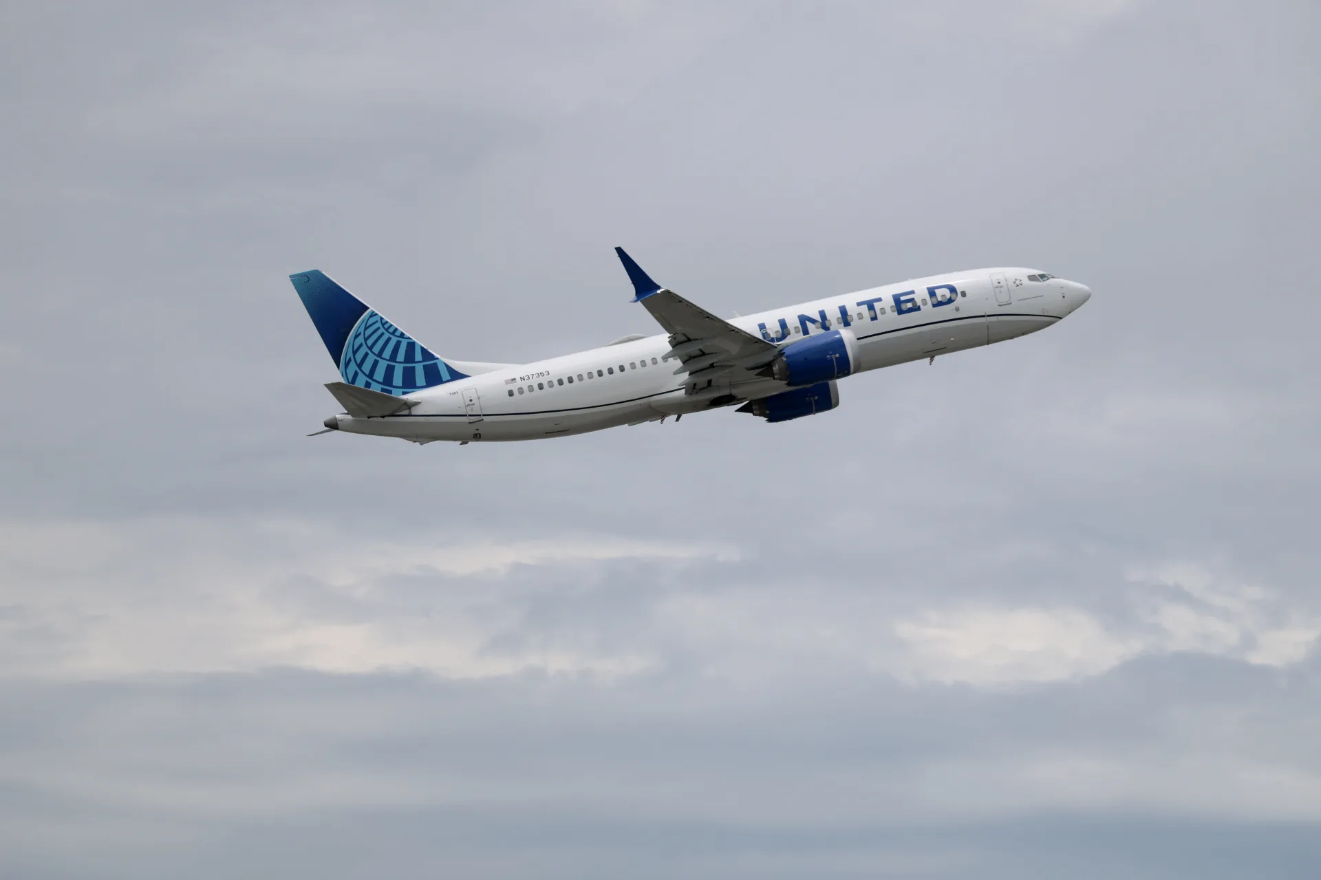 United Airlines (UAL) Q2 Beats Estimates; Warns of Nearly $6B in Extra Fuel Costs