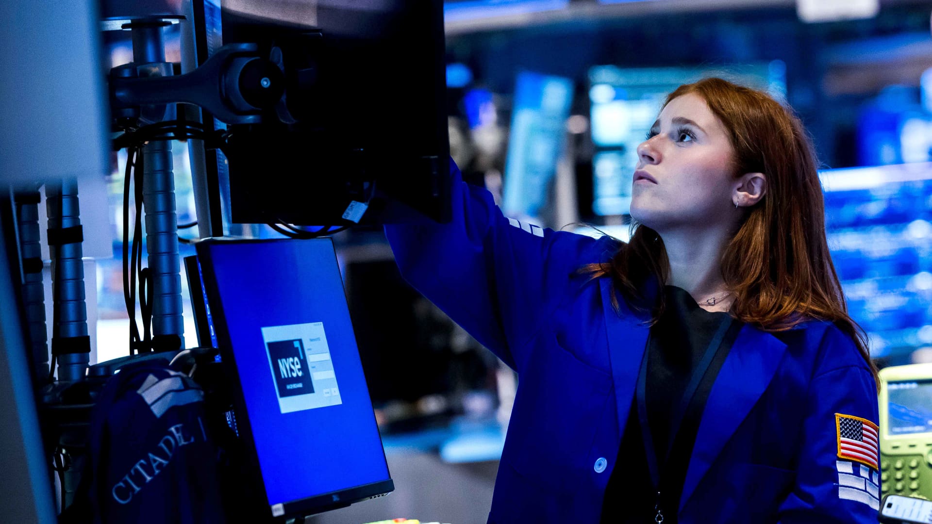 Market-Moving News: Traders Weigh Tech Leads First Half Gains Across Wall Street