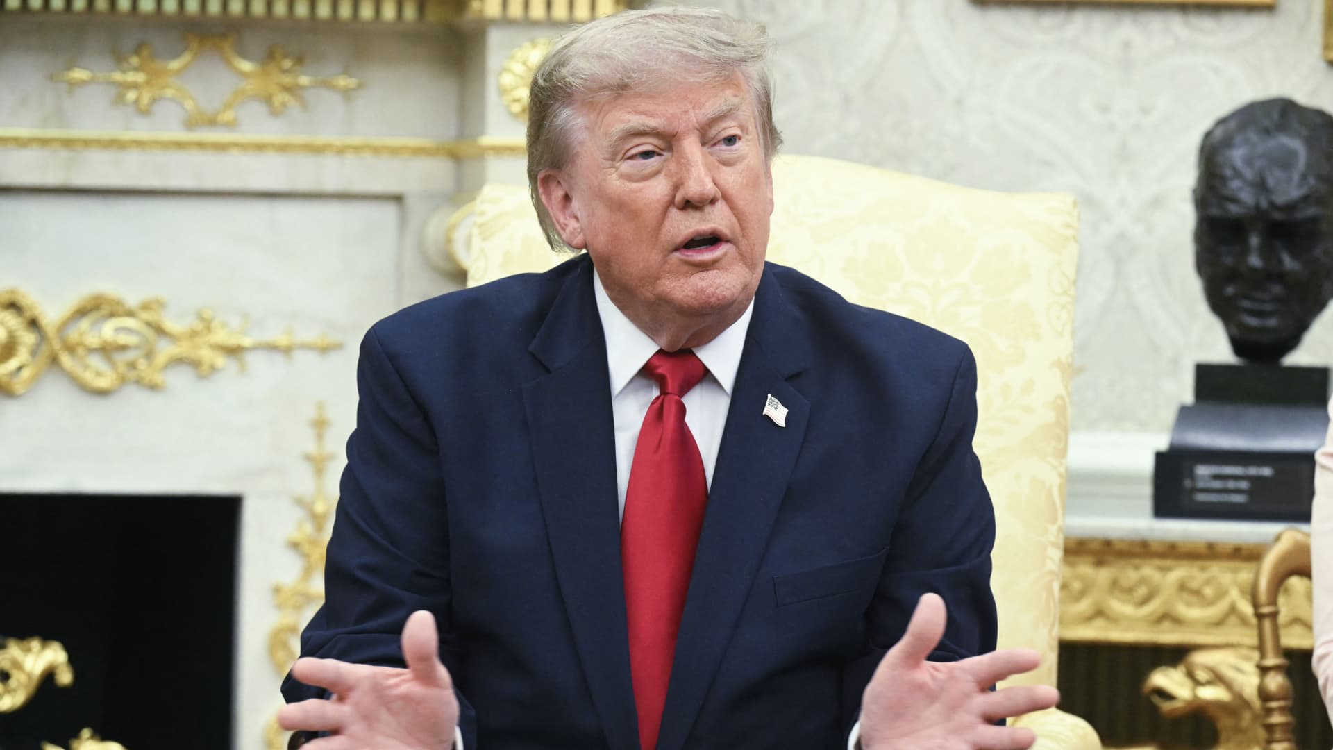 U.S. Launches New Strikes on Iran; Trump Warns Power Plants, Bridges Could Be Targeted